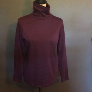 Medium petite lands end turtleneck maroon/purple